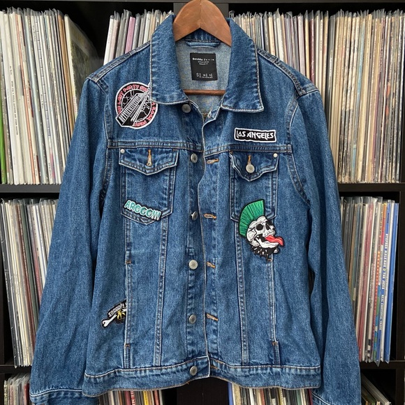 💥HOST PICK💥 👨‍🎤🤘Super Cool PATCHED UP Bershka Denim Jean Jacket 🤘👨‍🎤 - Picture 2 of 16